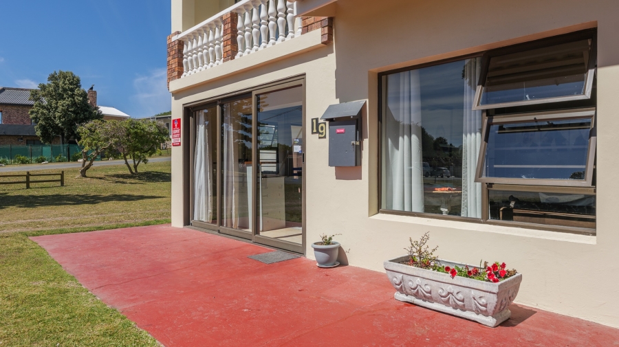 5 Bedroom Property for Sale in Struisbaai Western Cape